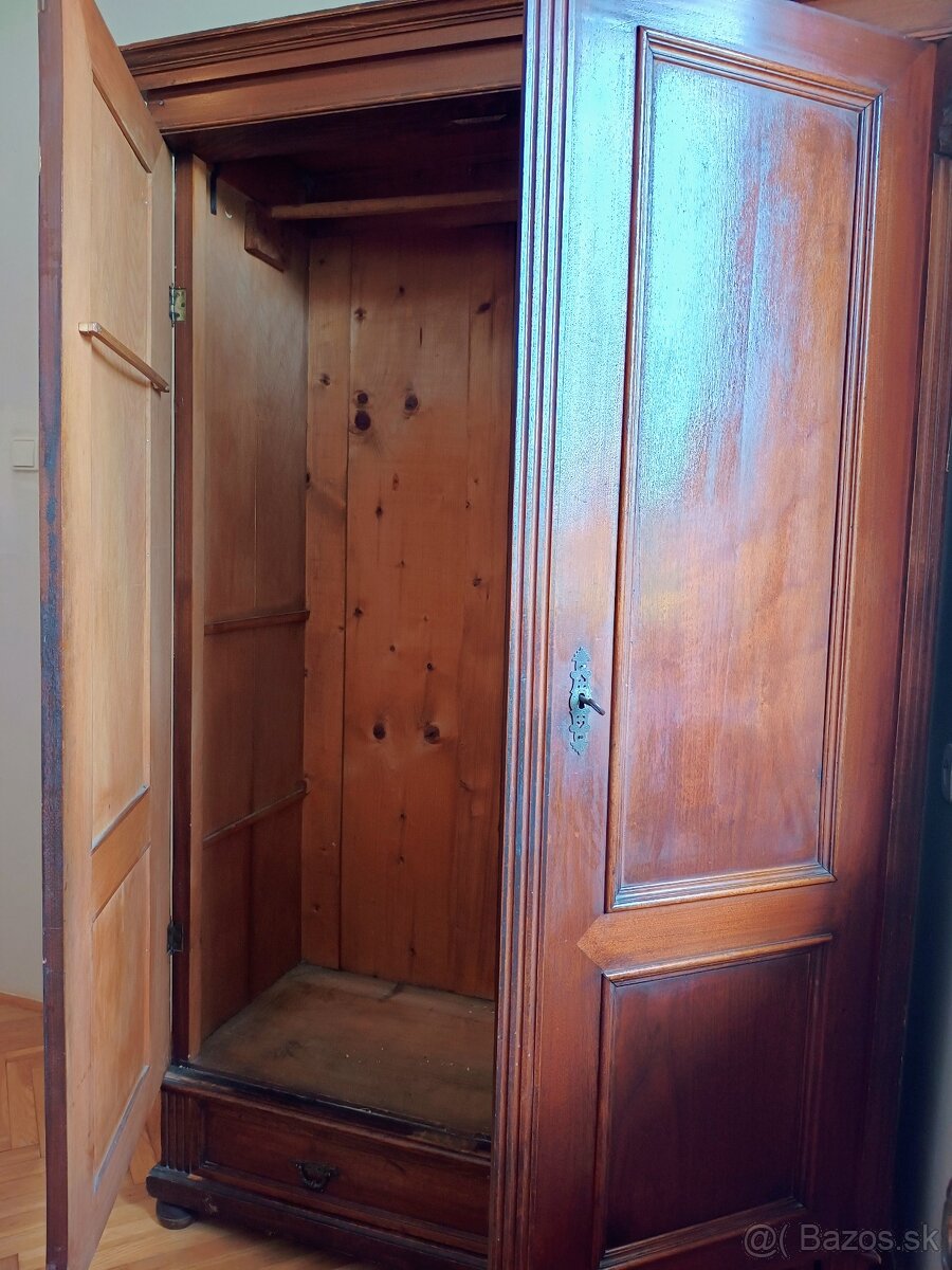 Starožitná skriňa - 3