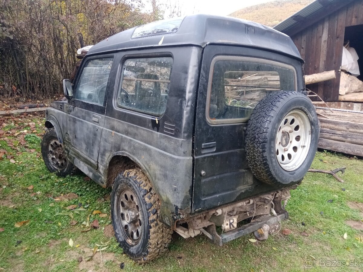 Suzuki Samurai - 3