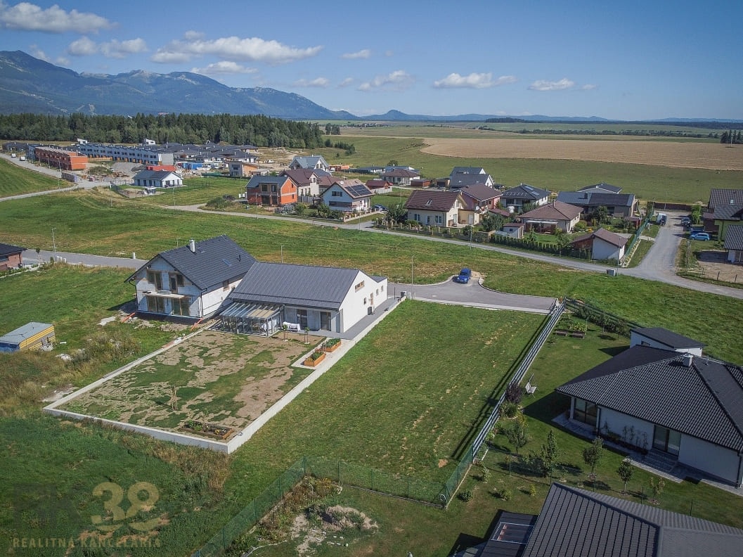 Stavebný pozemok s kompletnými sieťami v krásnej lokalite - 3