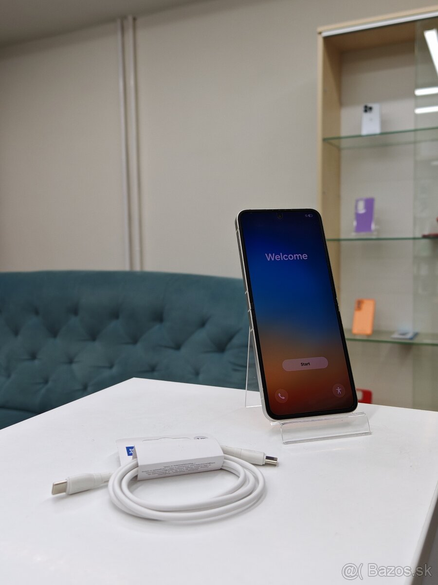 Samsung Galaxy Z Flip 6 256GB Peach | 1 Rok záruka - 3