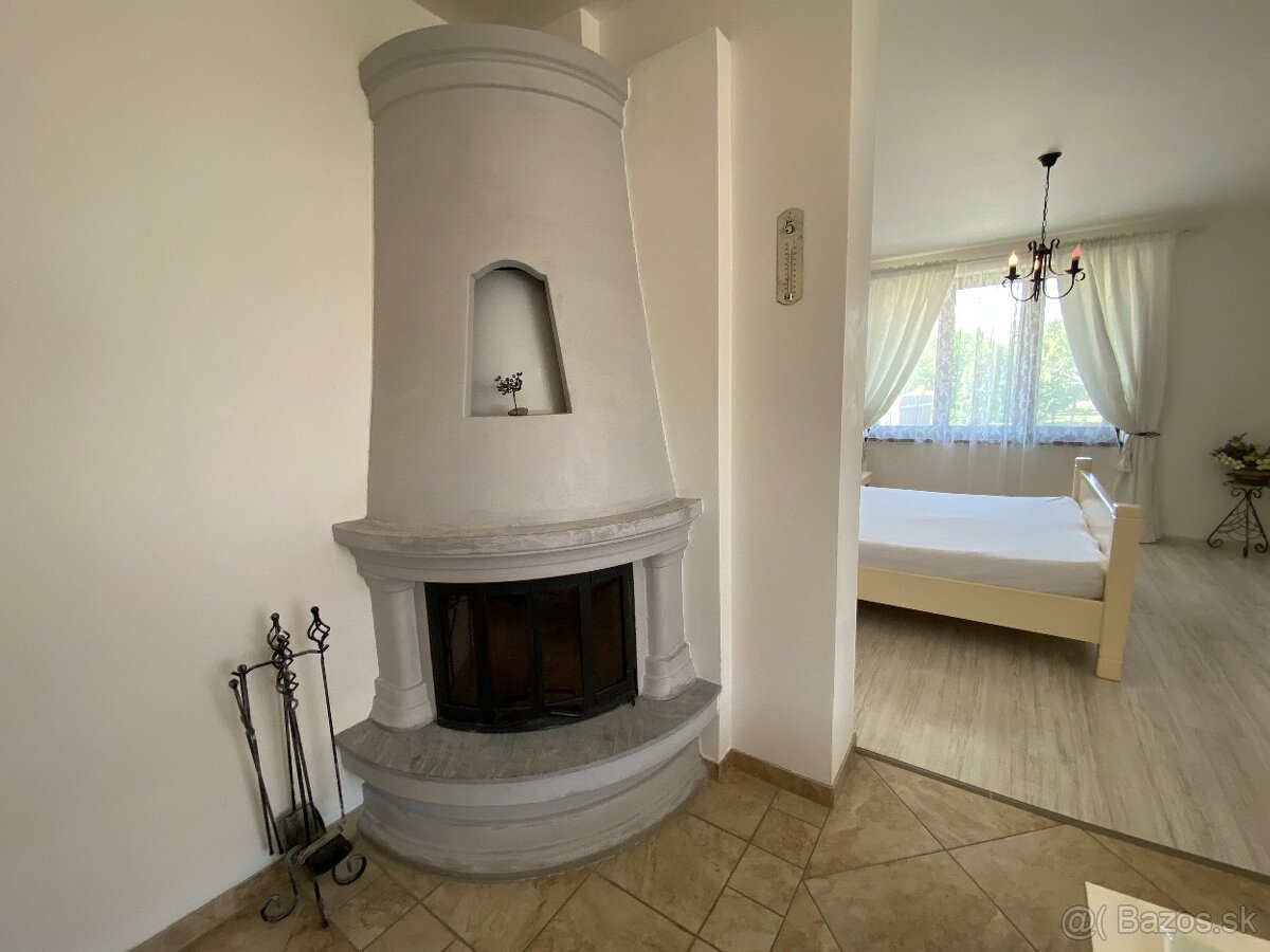 Na predaj štýlový dom s wellnessom v centre Pozby. - 3