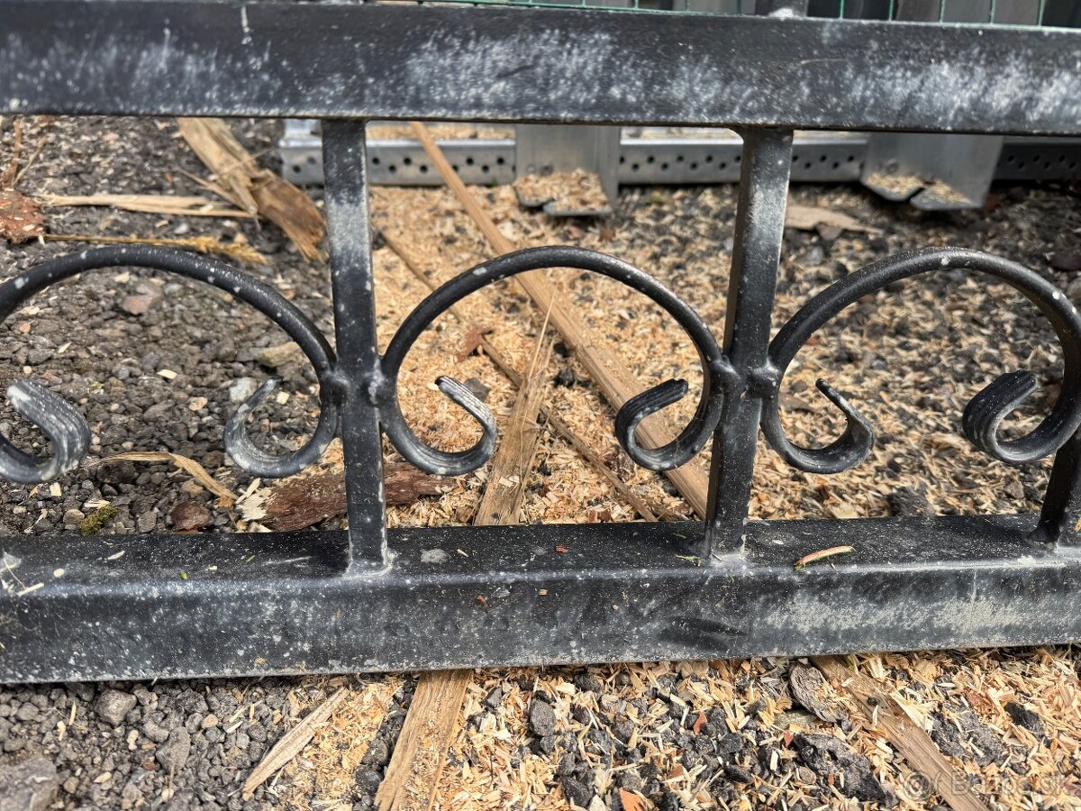 Masívna kovaná brána , plot, bránka - 3