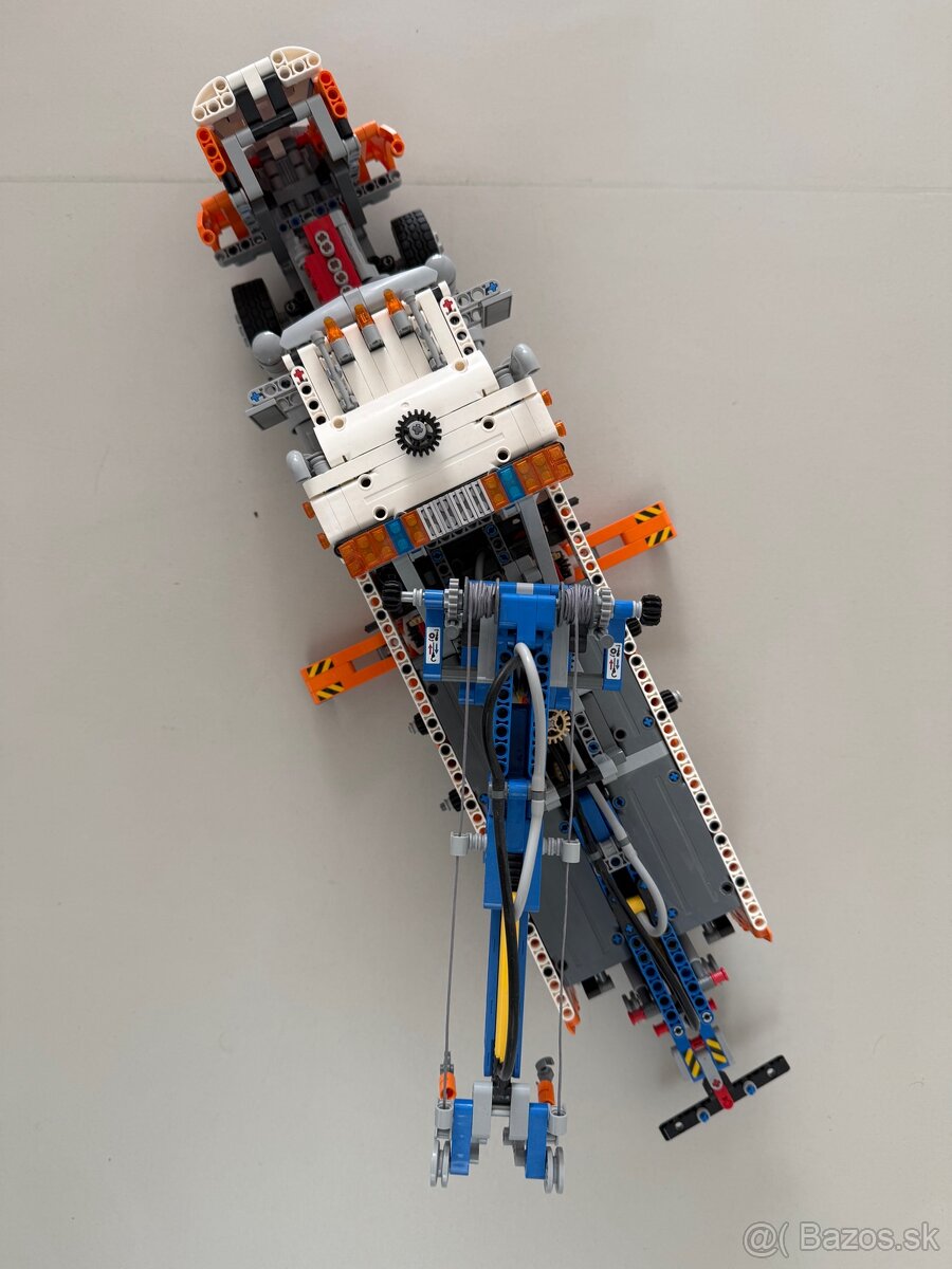 Lego Tahač áut 42128 - 3