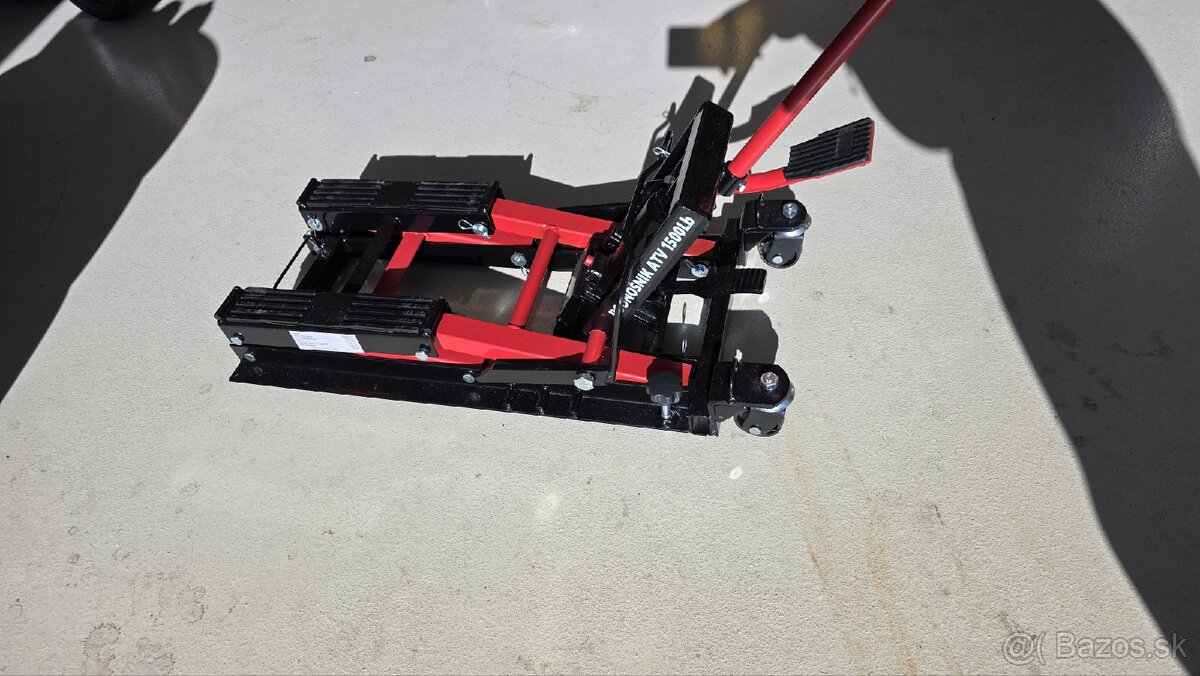 Zdvihák na ATV moto a iné