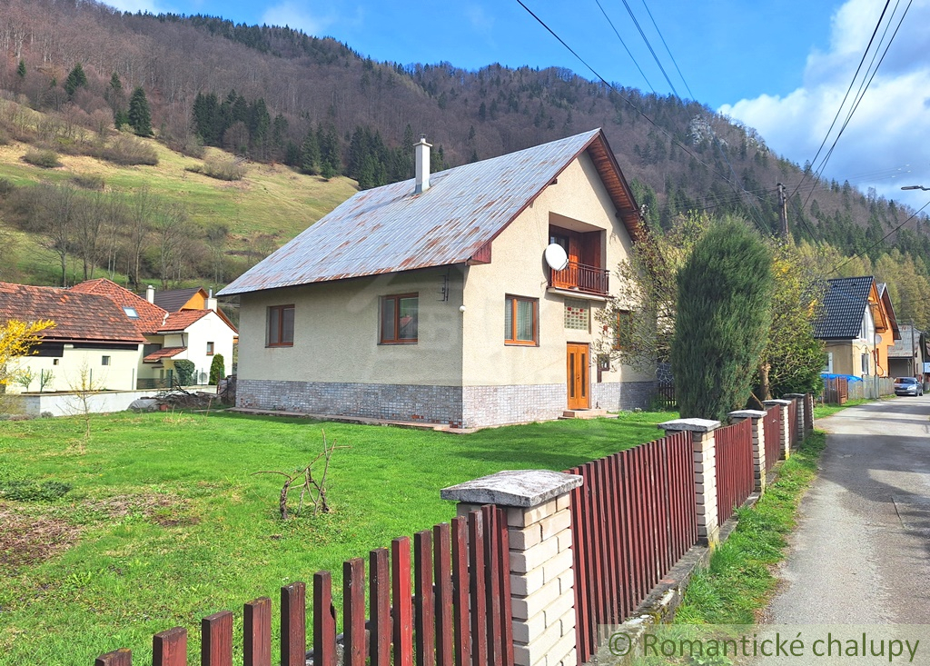 Praktický dom na peknom pozemku, vhodný na bývanie, alebo - 3