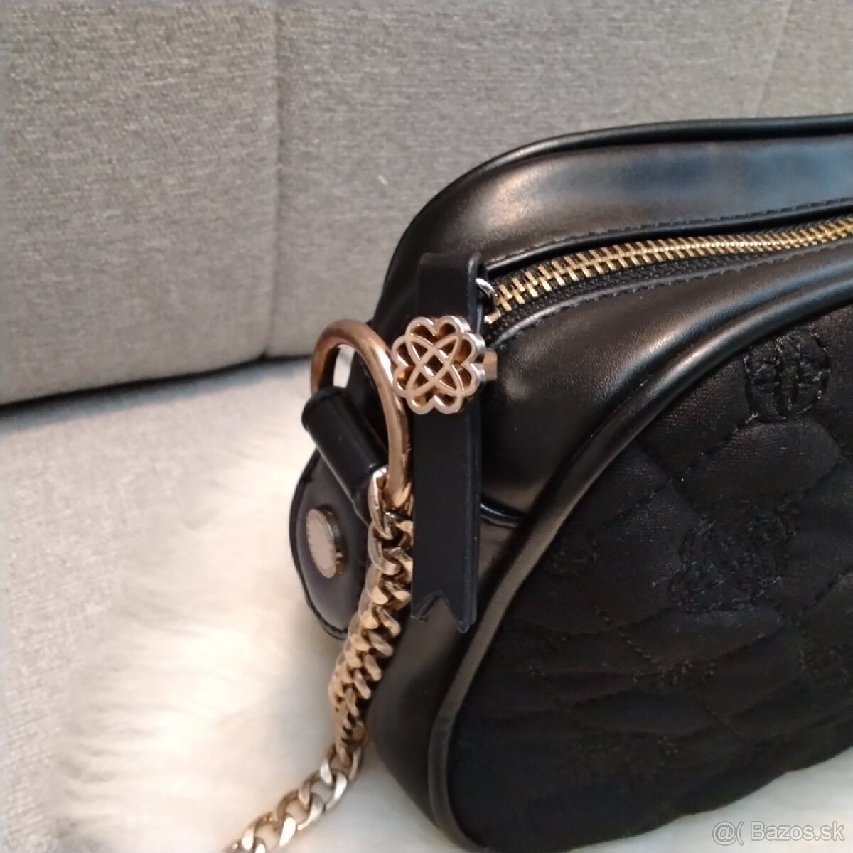 Elegantná čierna prešívaná crossbody kabelka MORGAN - 3