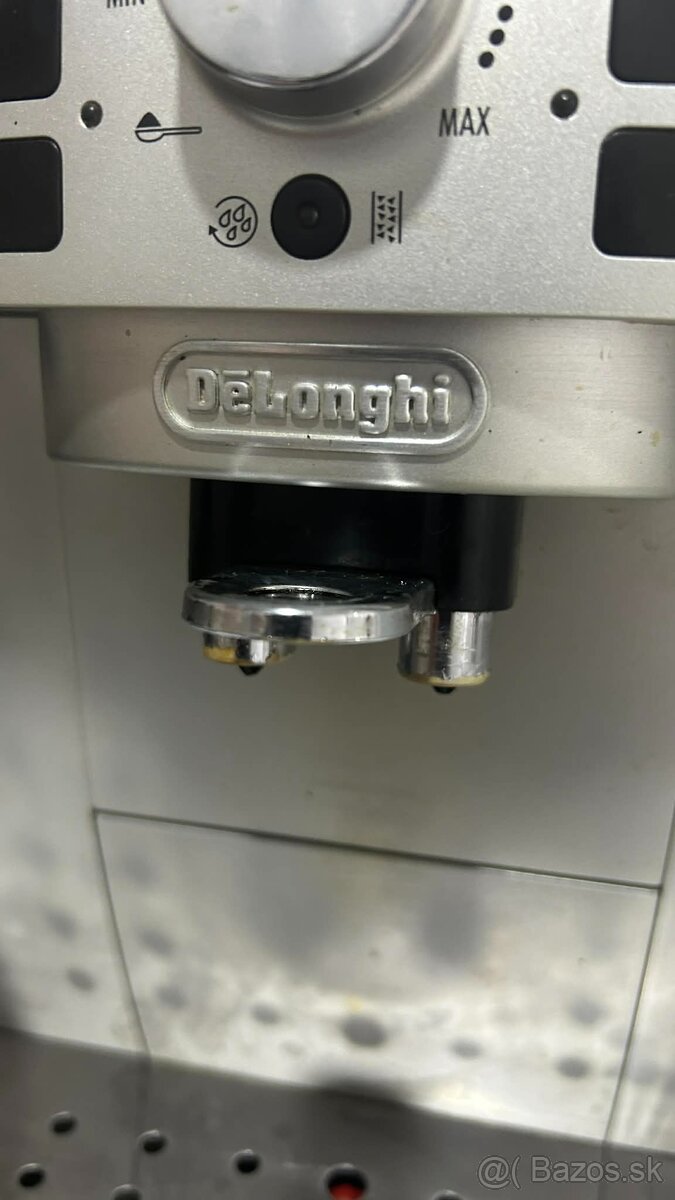 DeLonghi Magnifica S ECAM 22.110.SB - 3