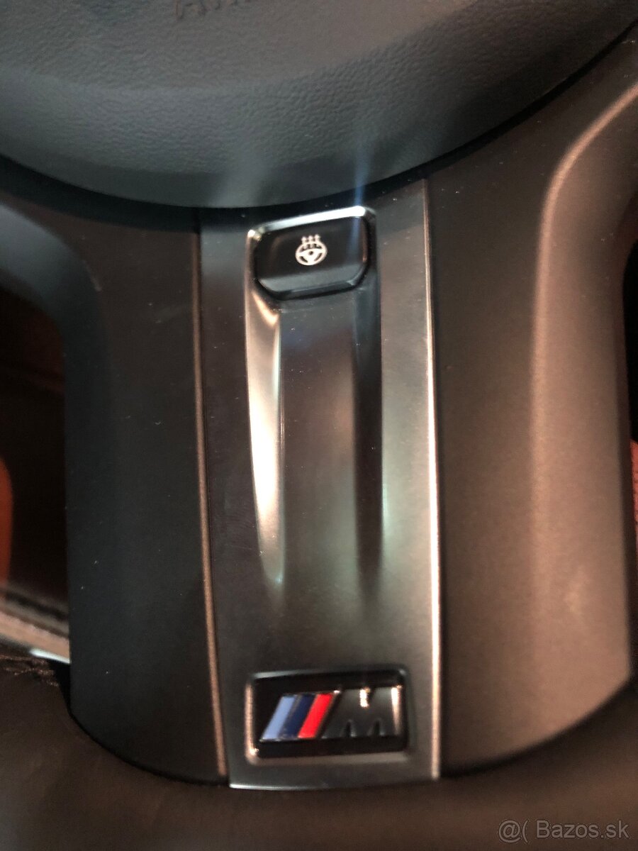 BMW X7,M -volant G07 - 3