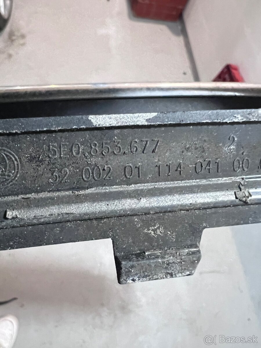 Mriezka predneho naraznika Octavia 3 - 3