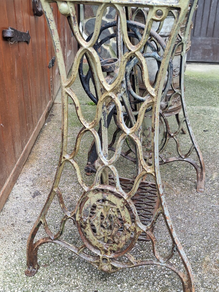 Stojan šijacej mašiny piecka - 3