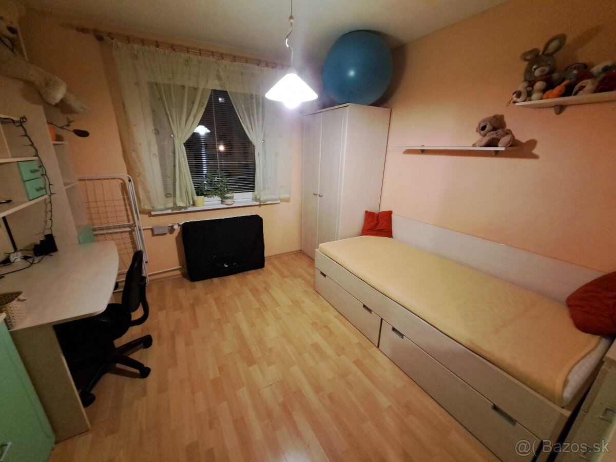 Prerobený trojizbový byt s lodžiou - 3