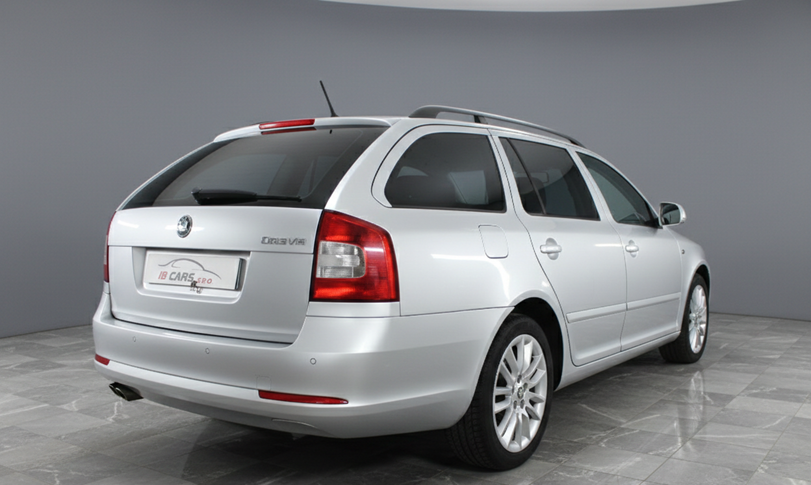Škoda Octavia Combi 2.0 TDI 4x4 L&K DSG - 3