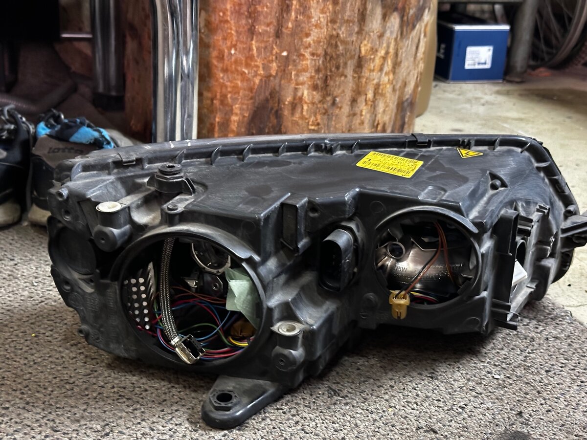 Predné svetlá octavia 3 xenon - 3