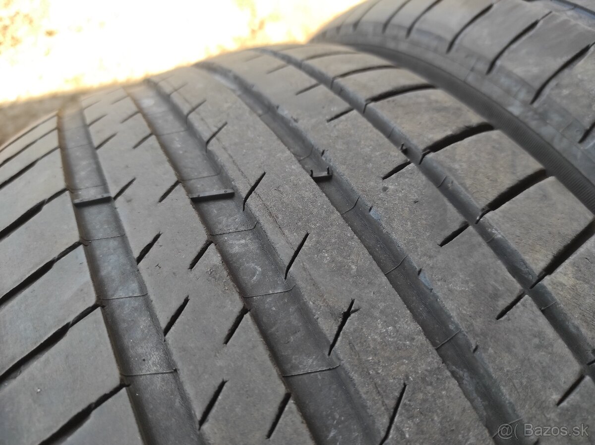 Letne pneu 235/45 R18 Michelin Tesla model 3 - 3