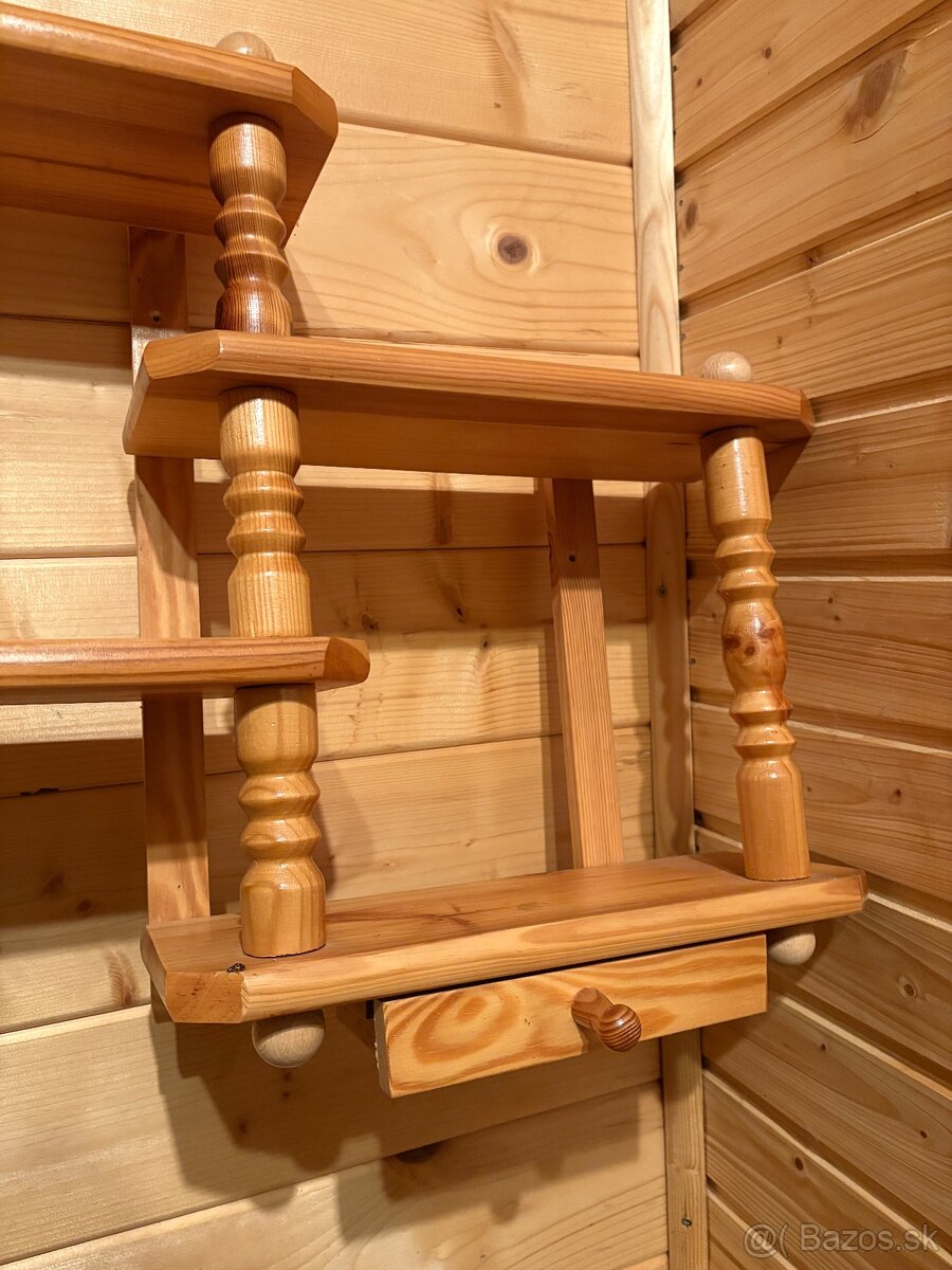 Nástenná polička - 3