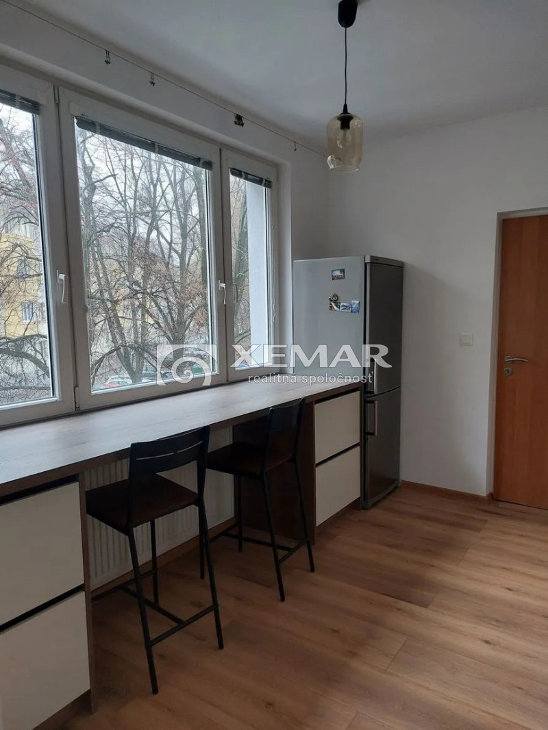 PRENÁJOM 3 izbový byt v centre Banskej Bystrice - 3