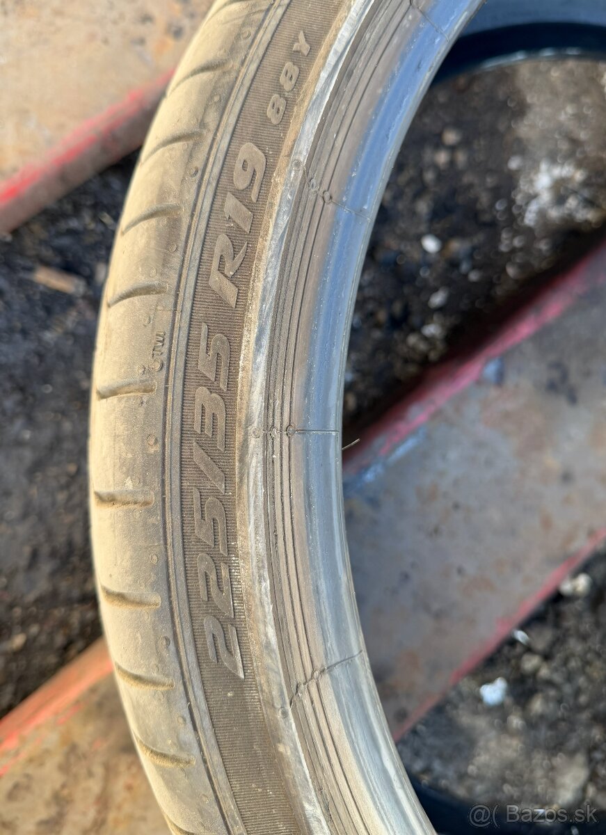 225/35 R19 Pirelli PZero 2023 - 3