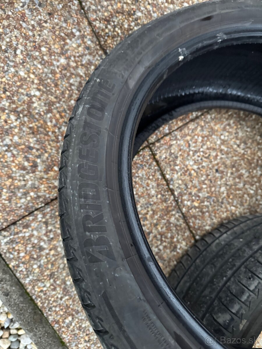 Letné Pneu 245/40 R19 - 3