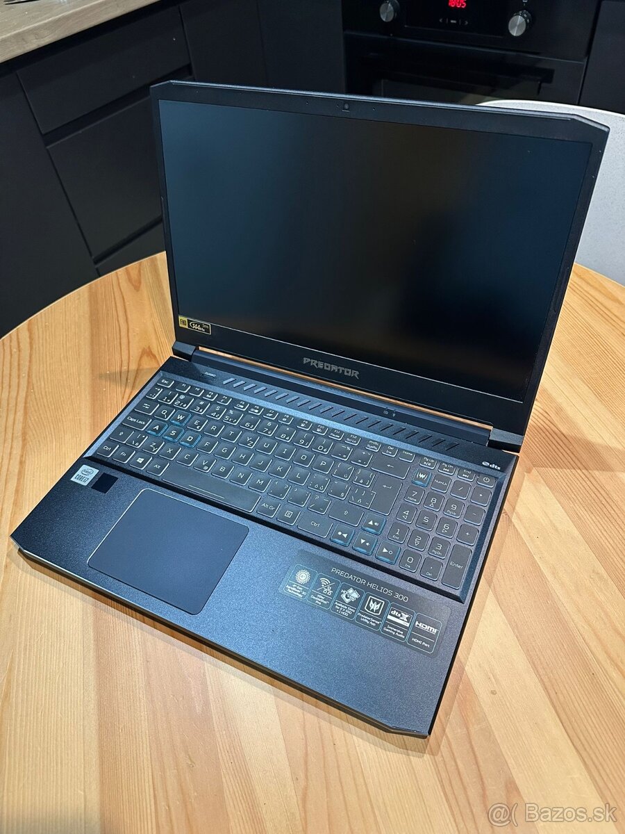 Predám Acer Predator Helios 300 PH315-53-7377 - 3