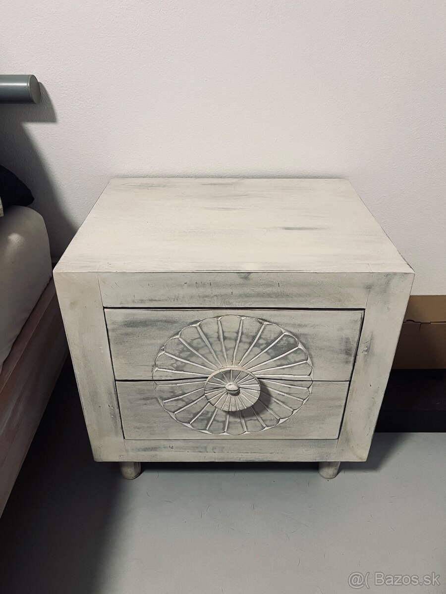 Nočný stolík - 3