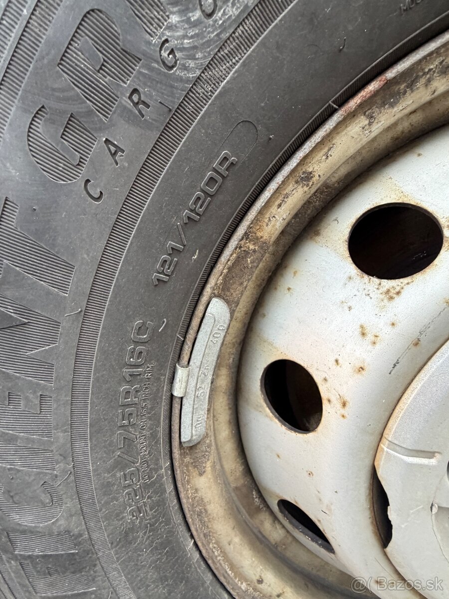 Predam letnu sadu 225/75r16c - 3