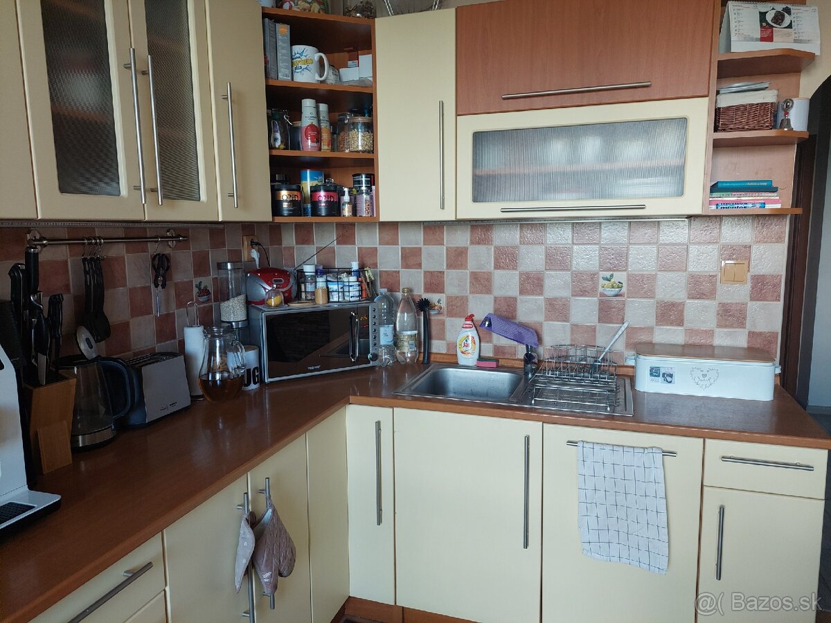 Kuchynská linka a spotrebiče+gratis chladnička s mrazničkou - 3