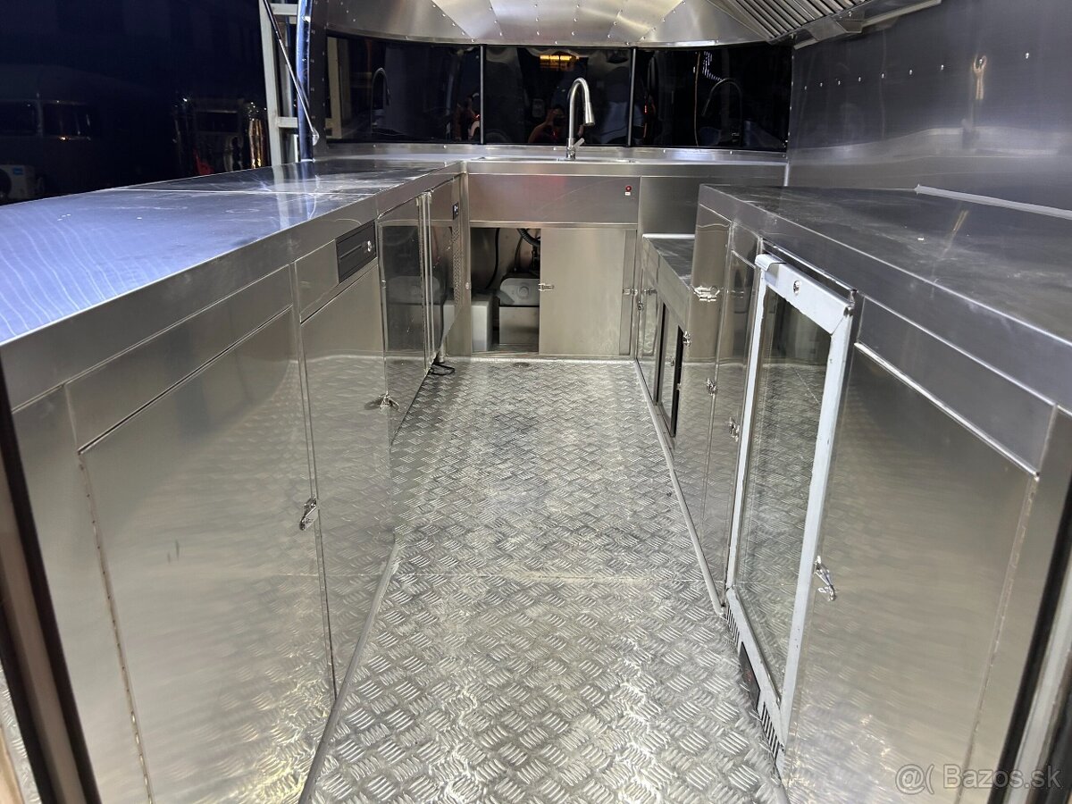 Prenájom gastro prívesu v štýle "Airstream" - 3