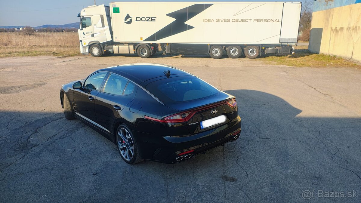 Kia Stinger 3.3 V6 biturbo 4x4 370koni - 3