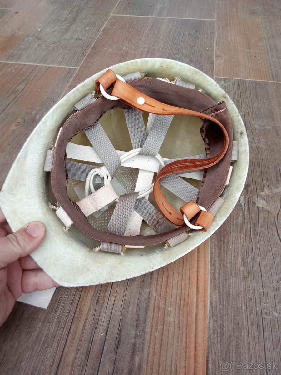 Banicka prilba typ Merkur - CSSR - 3