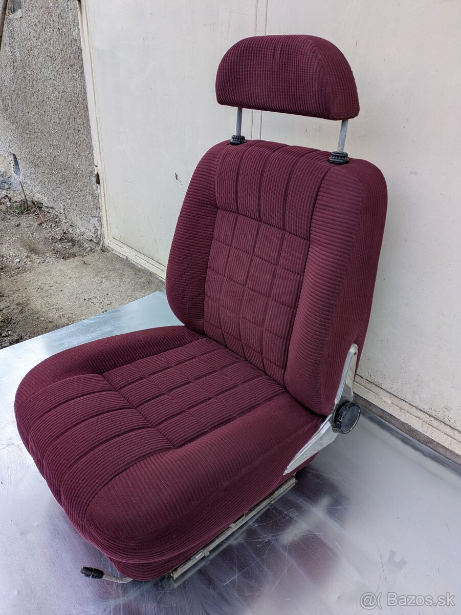 Predné sedačky Tatra 613 - 3