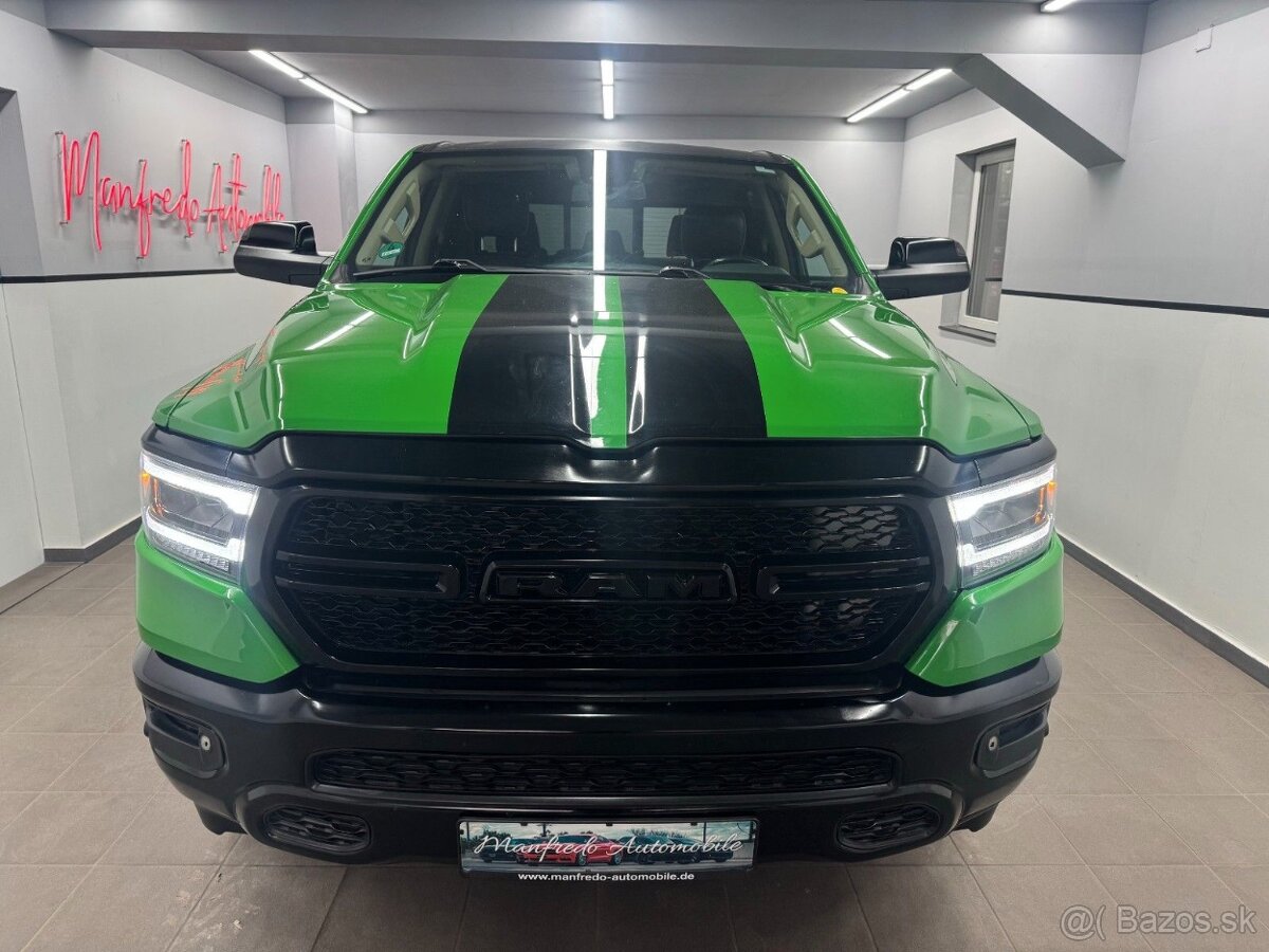 Dodge RAM 1500 Laramie Crew Cab 4x4