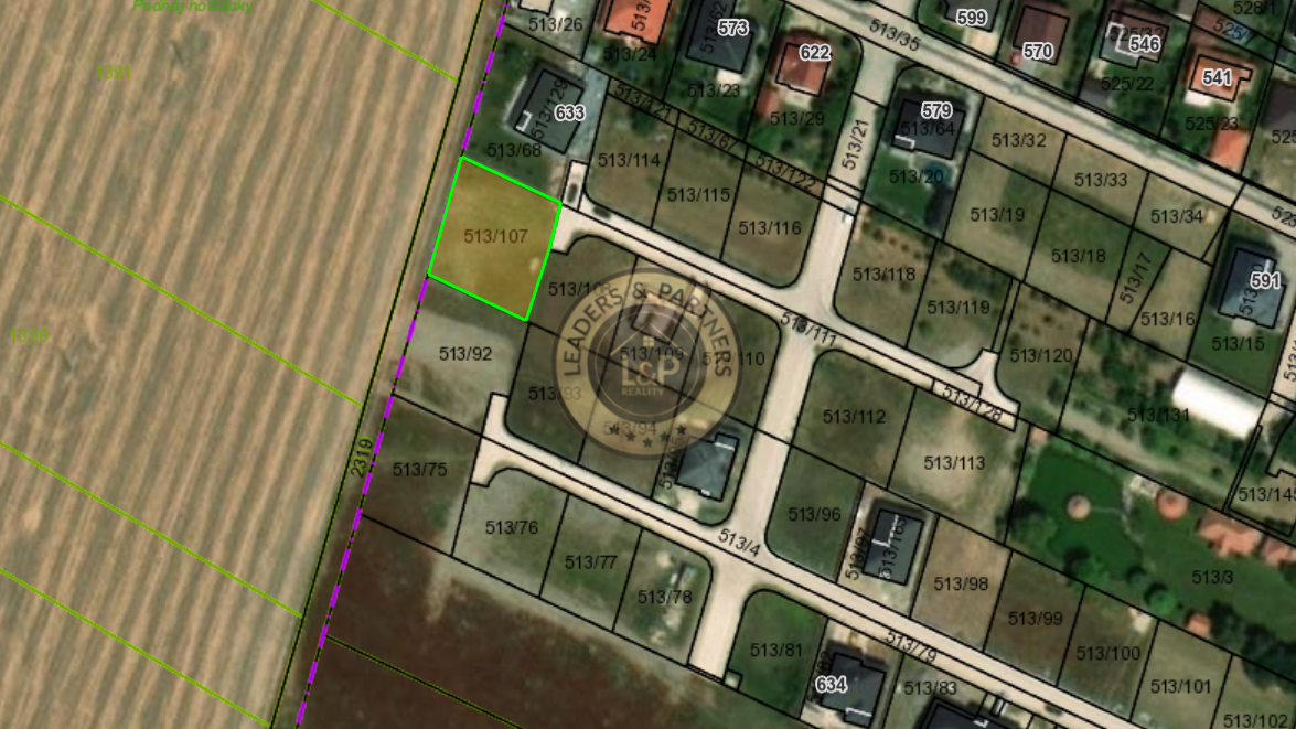 REZERVOVANÉ-Na predaj stavebný pozemok v obci Veľký Grob - 3