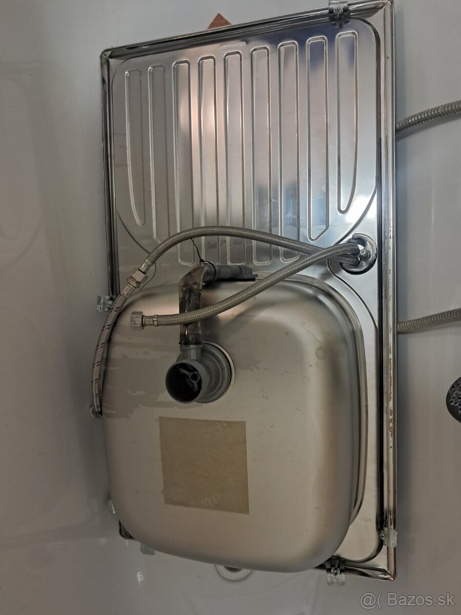 Kuchynský nerezový drez s batériou - 3