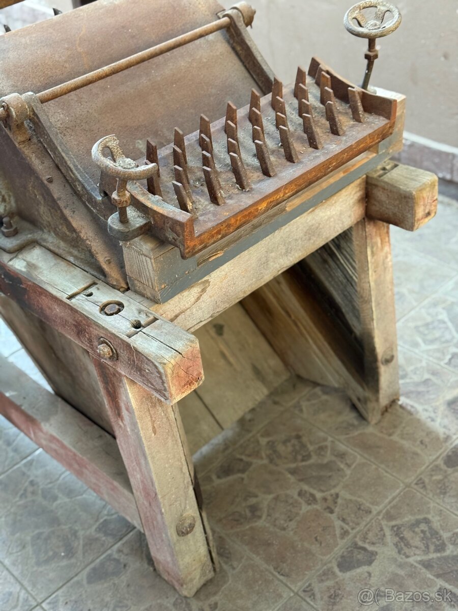 Predam starožitnu mlaťačku obilia - 3