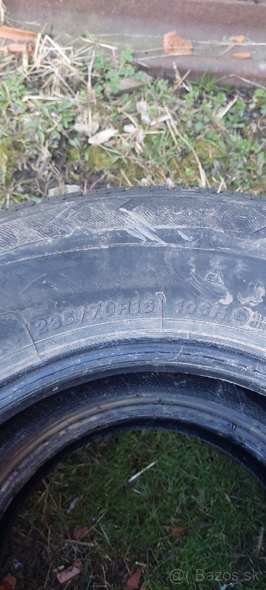 Gumy 235/70 r16 - 3