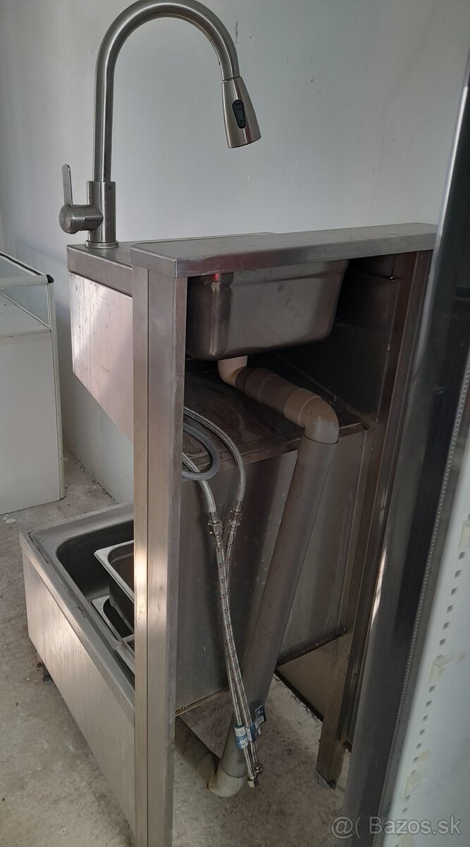 VÝLEVKA a TEPLÝ PULT KUCHYNSKÉ ZARIADENIE - 3