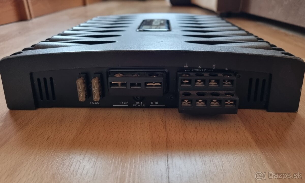 4 kanálový zosík do auta Axton C508 - 3