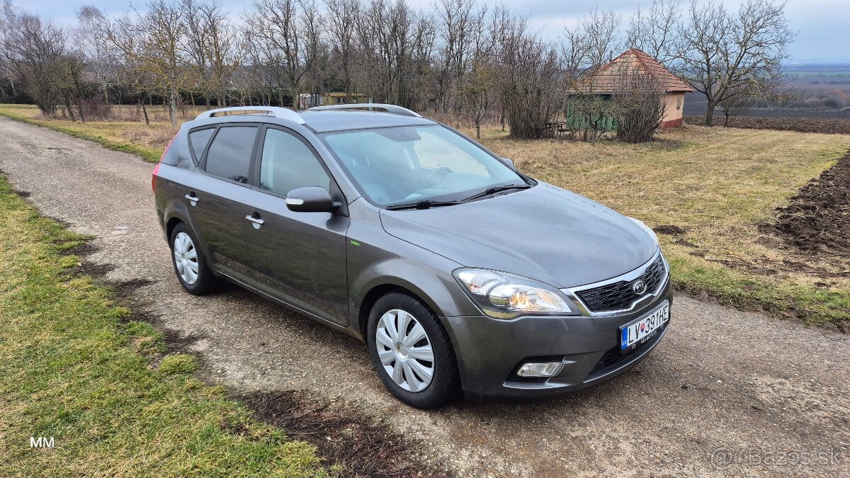 🇰🇷🇸🇰 Kia Ceed combi , 1.6 benzín , manuál, SR auto - 3