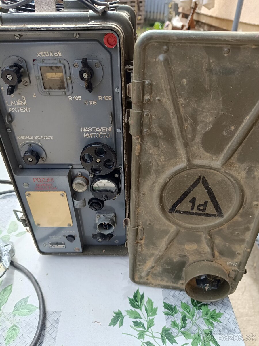 Rádiová stanica R 105D, - 3