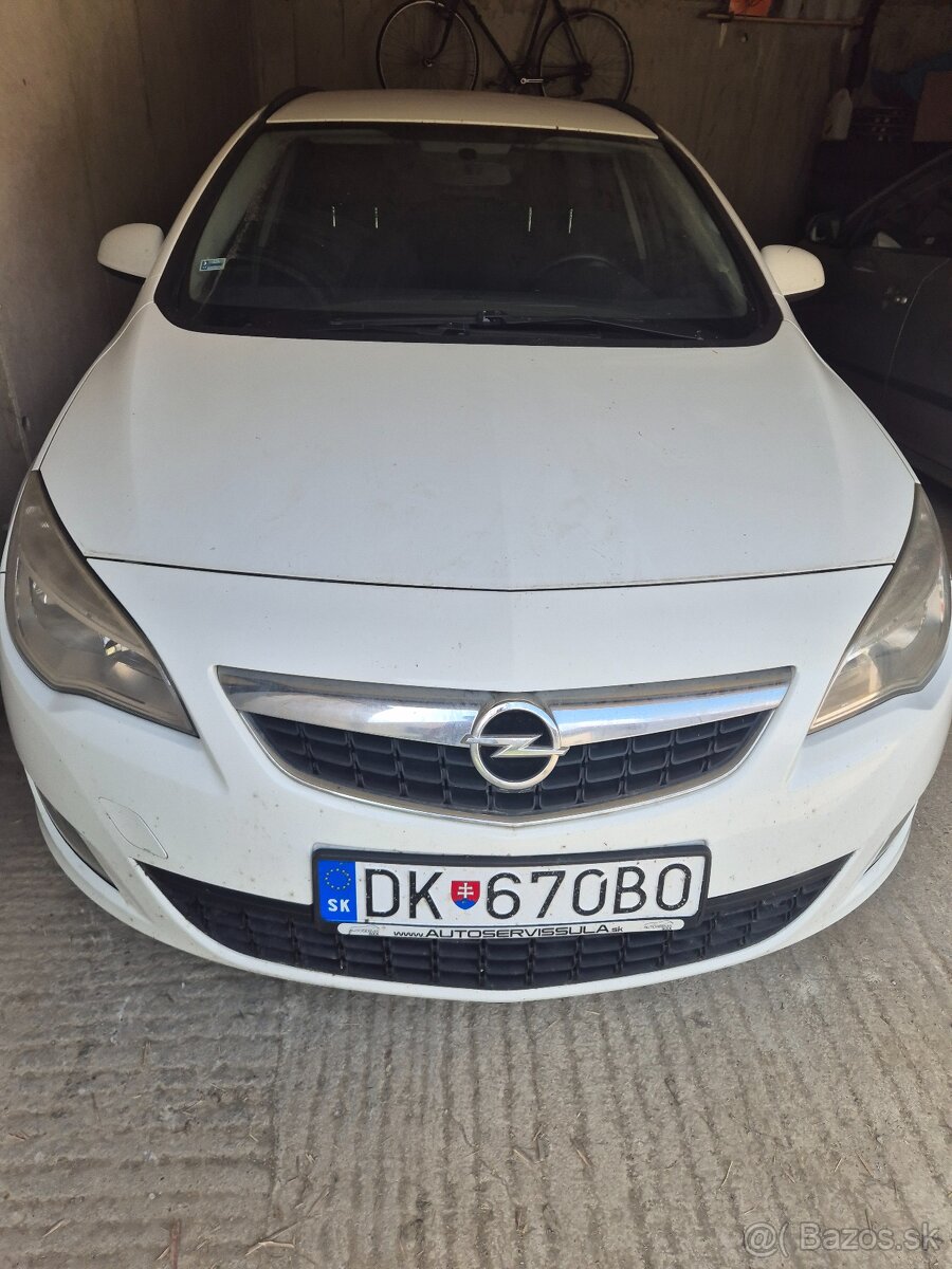 Predam Opel Astra - 3