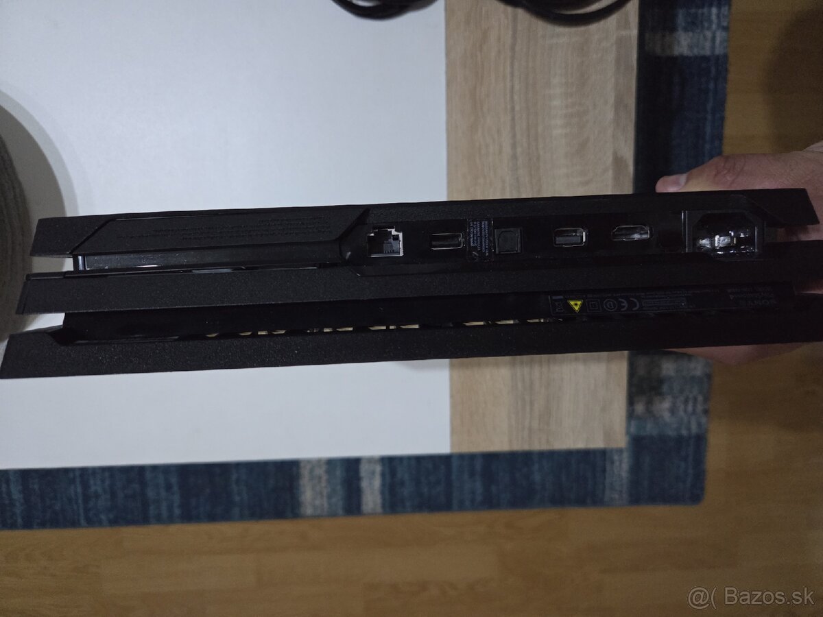 PS4 PRO 1TB – 2 ovládače + 5 hier - 3