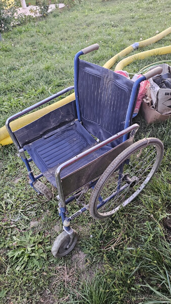 Skladací invalidný vozík - 3