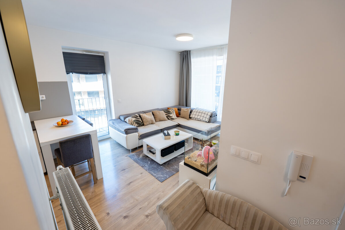 NOVÁ CENA - PREDAJ, NOVOSTAVBA, 3. izbový byt s veľkým balkó - 3