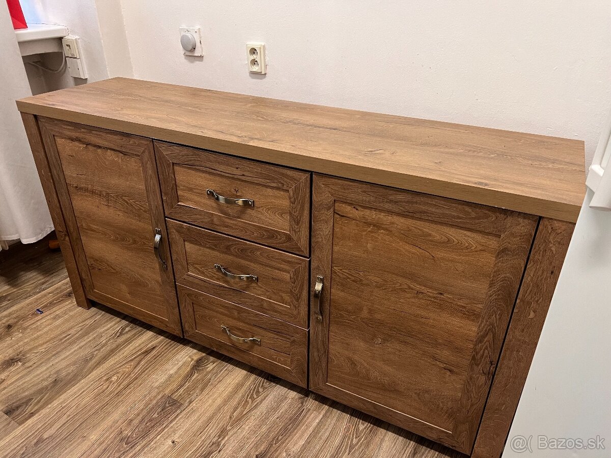Komoda - 3