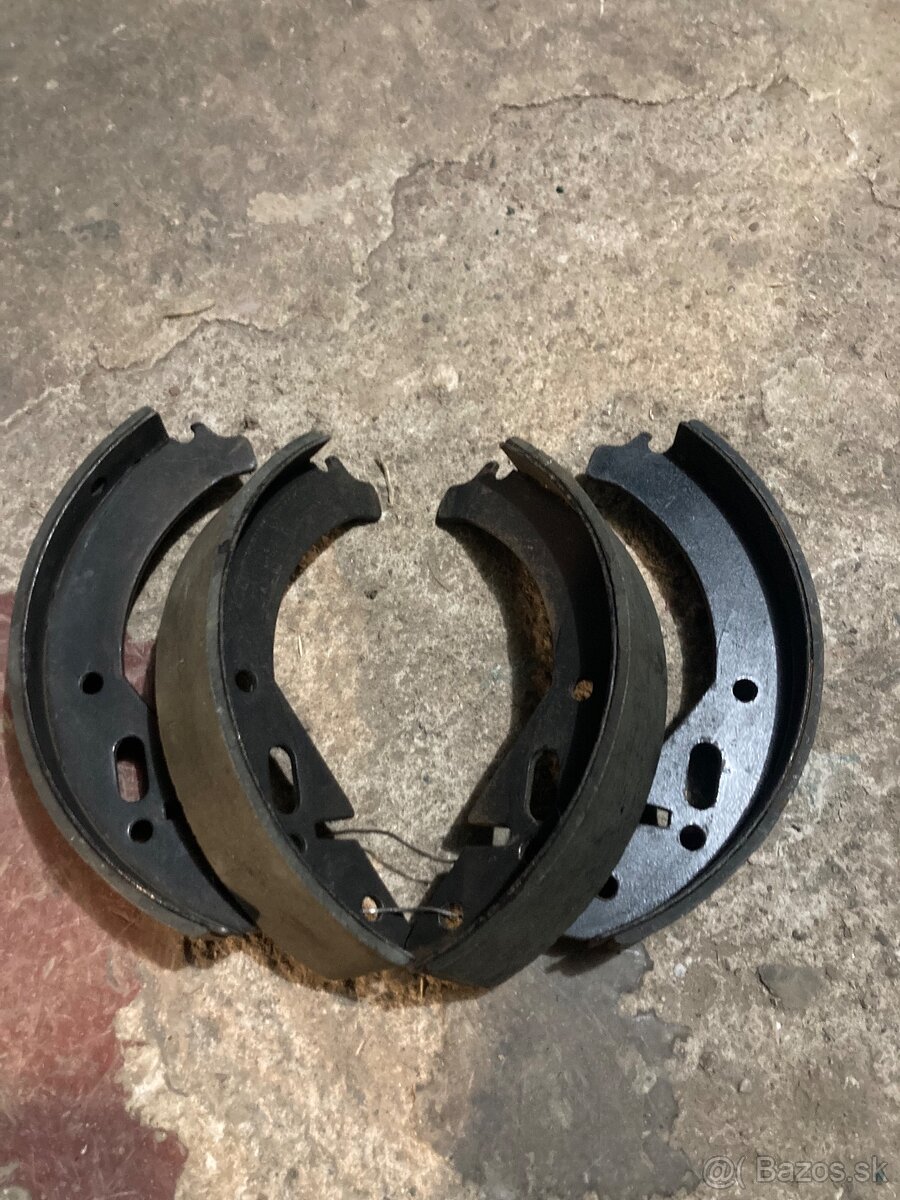 Škoda 120 Brzdové čeľuste zadné - 3