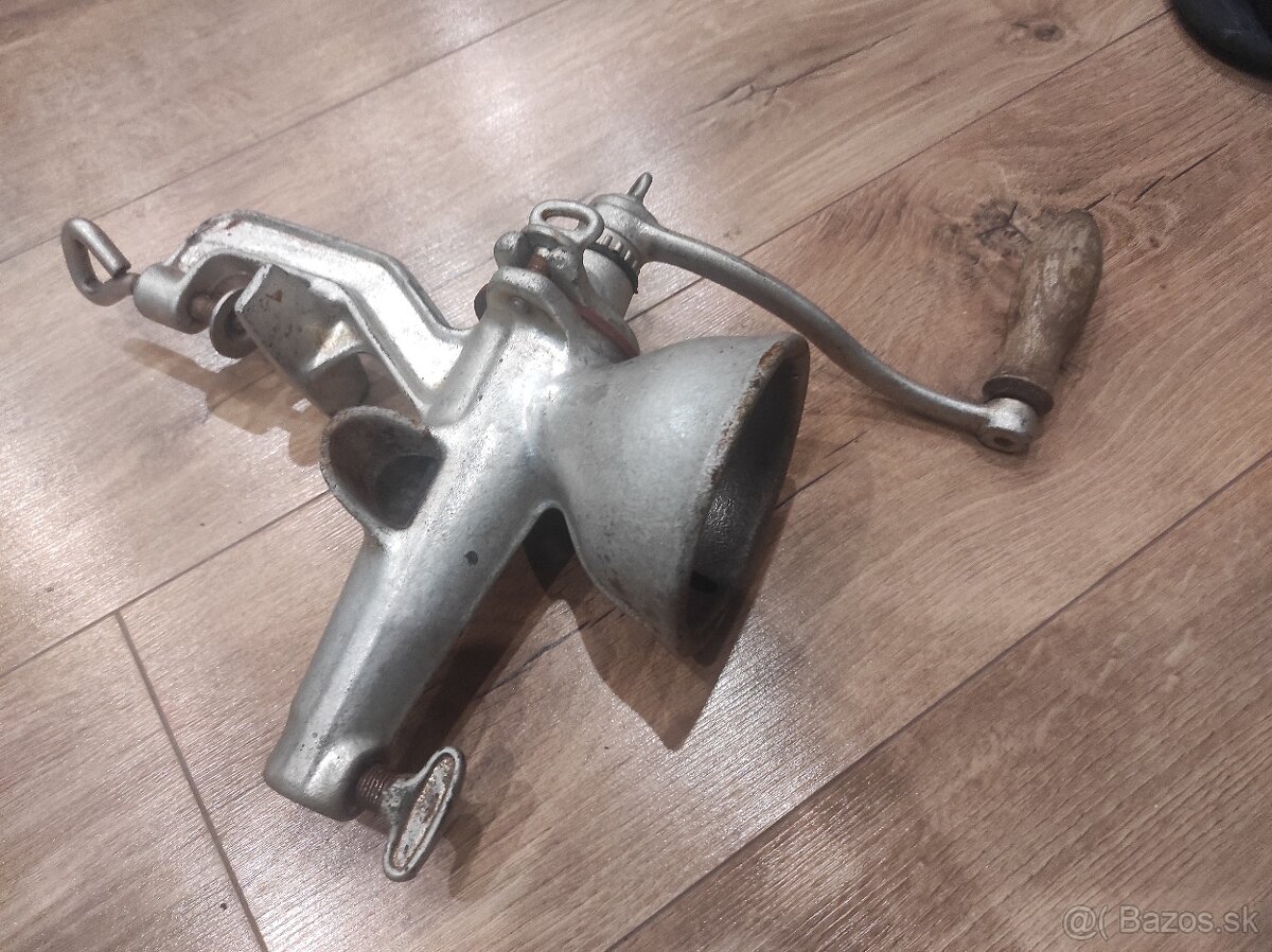 Predám krajač sližov, chleba a mlynček - 3