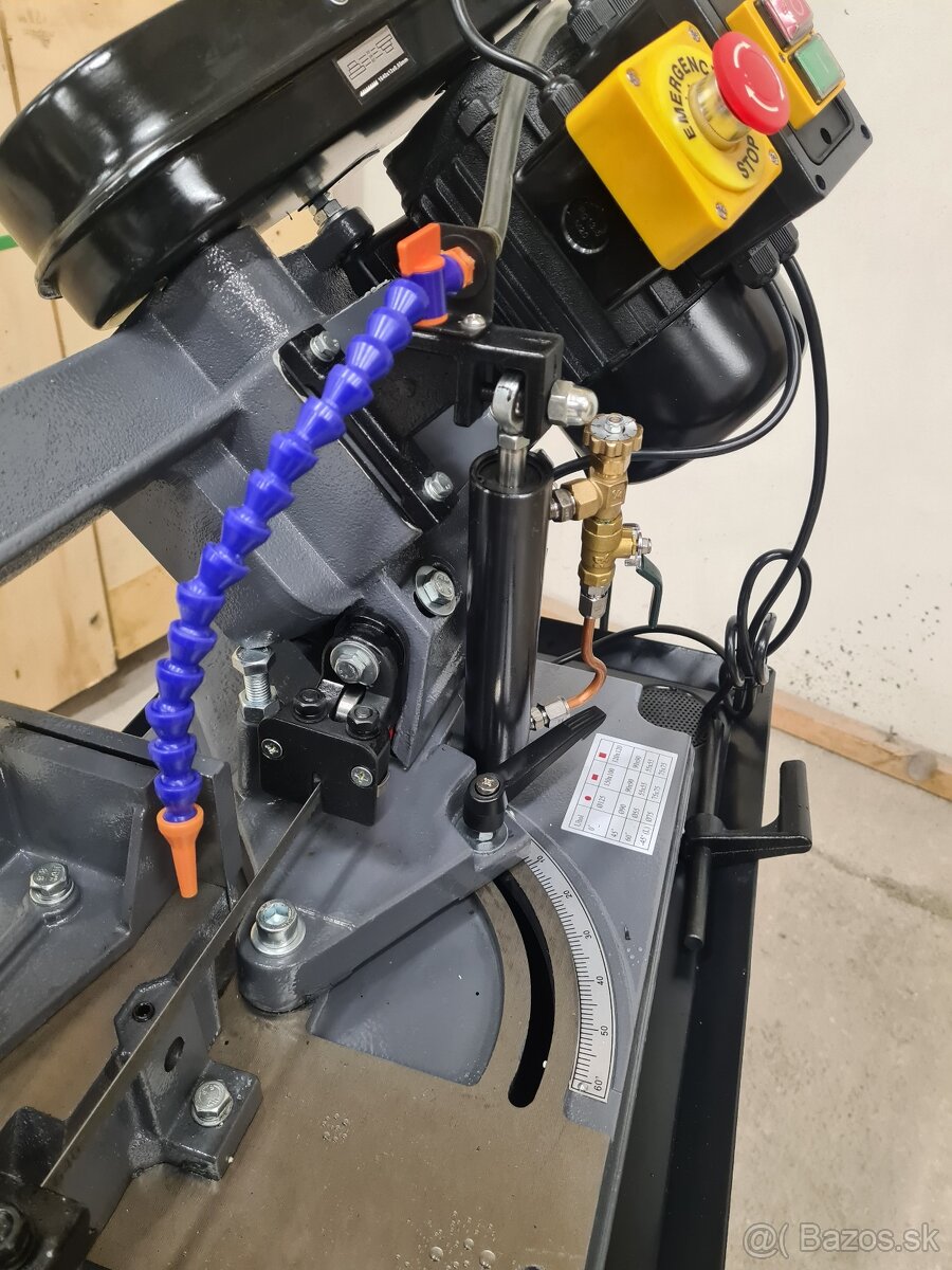 Pásová pila na kov s chladením - 3