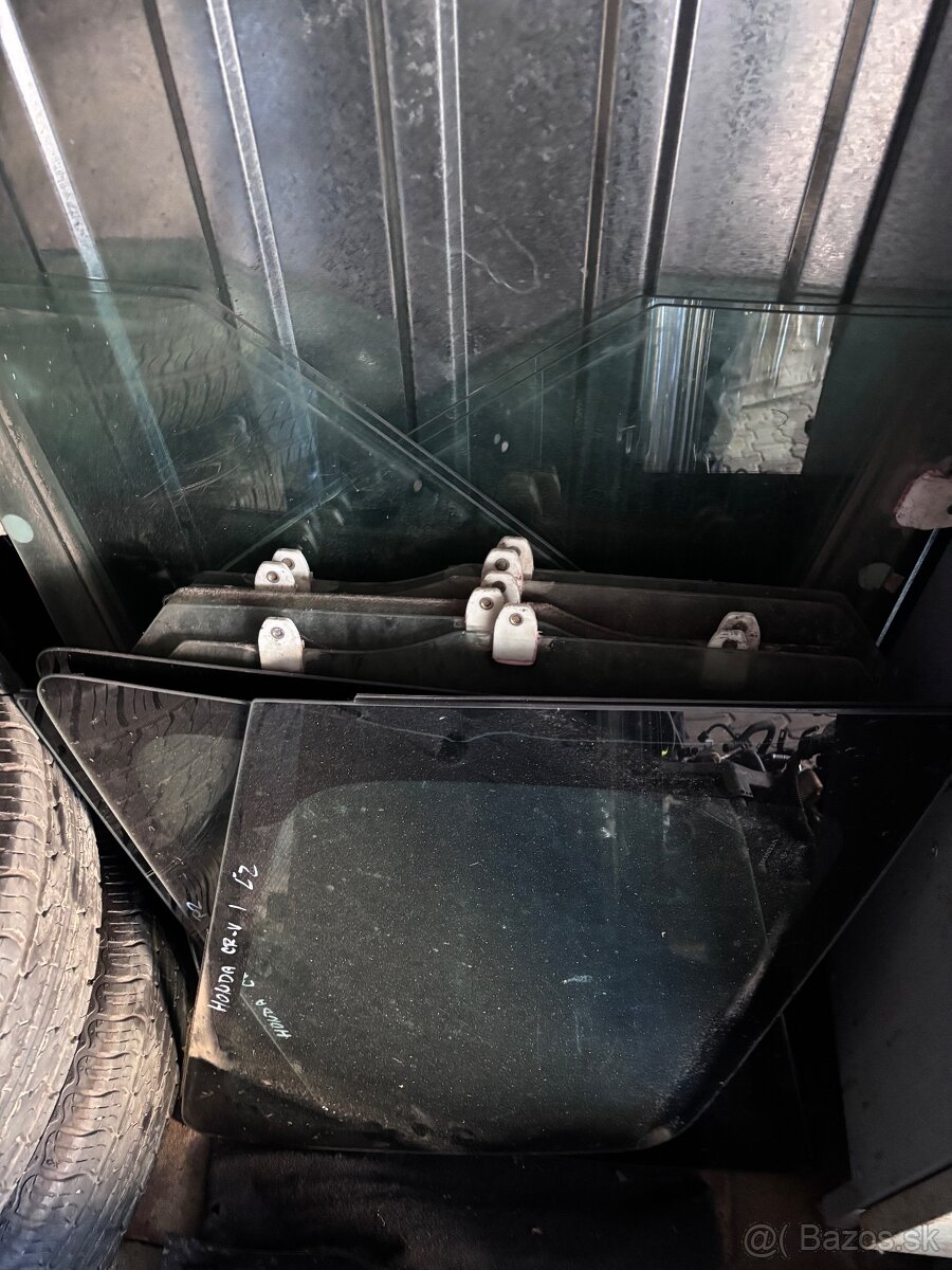 Honda CR-V bočné sklá - 3