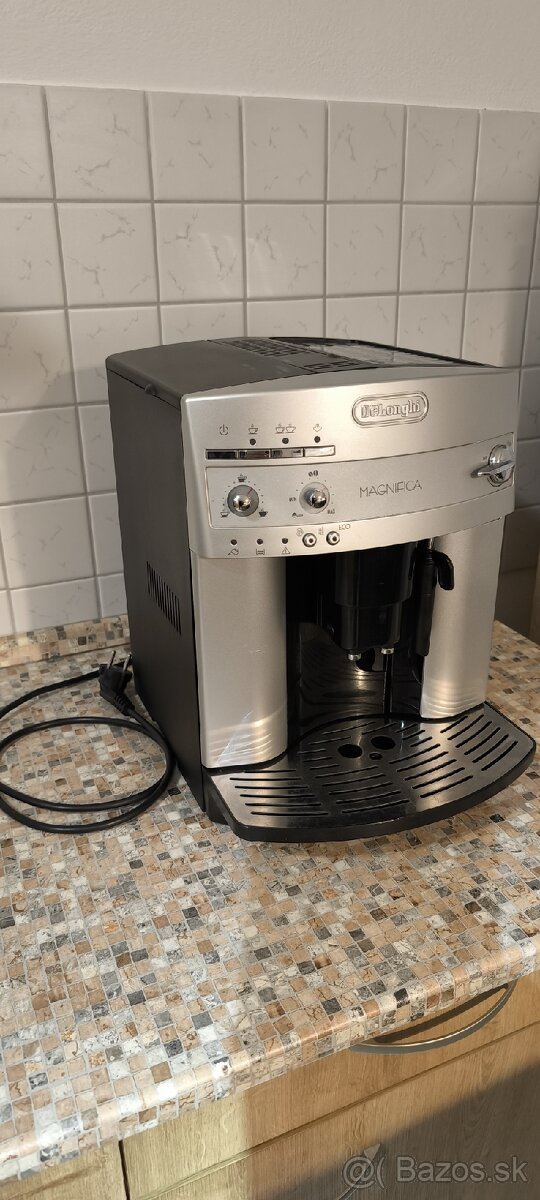 DeLonghi Magnifica - 3