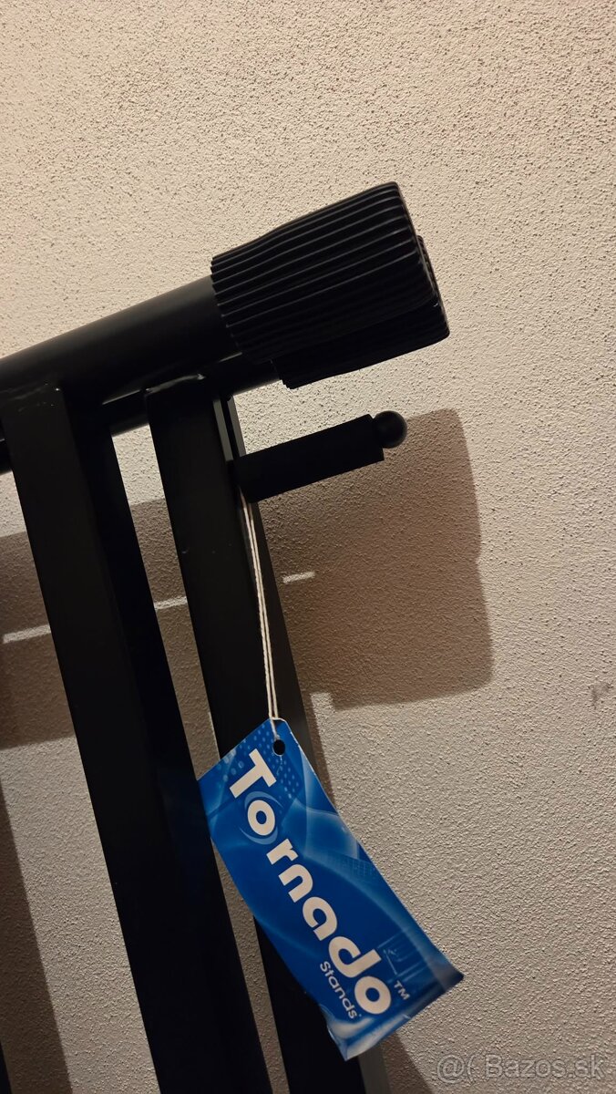 Predám klávesový stojan Tornado - 3